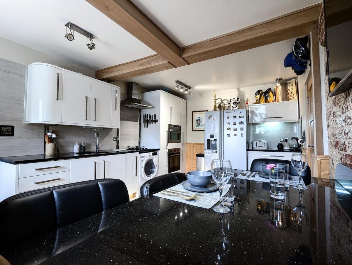 Appartement Seafront With Jacuzzi Bath & Pool Table *